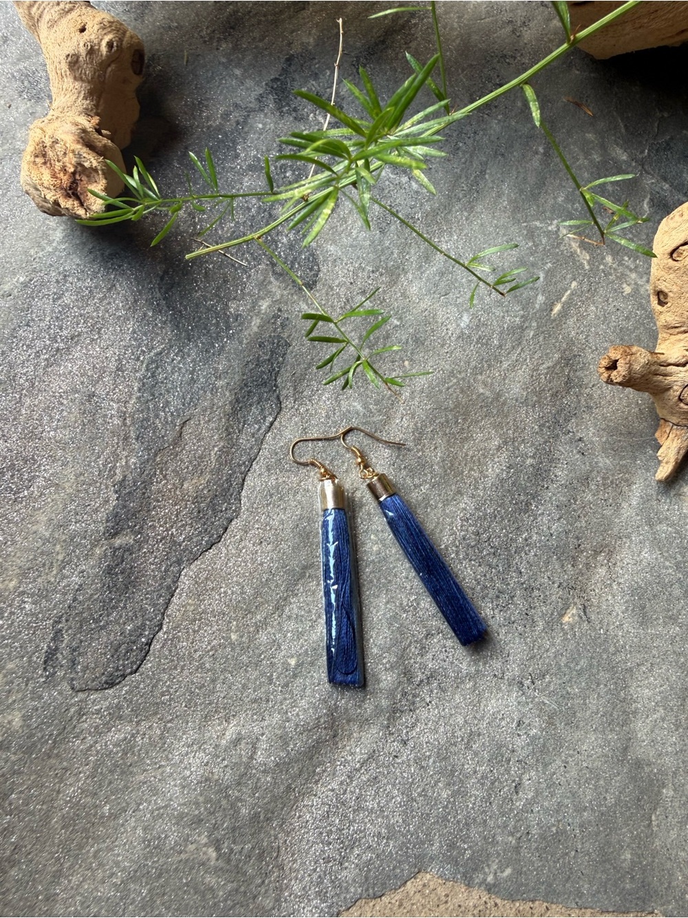 New🌟Urban Outfitters-Navy Fridge & Gold Drop Earrings
